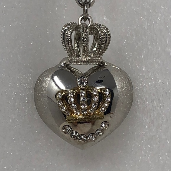Jewelry - Chunky Heart & Crown Pendant Necklace Silver Tone Chainlink